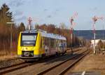 
Der VT 503 (95 80 1648 103-7 D-HEB / 95 80 1648 603-6 D-HEB) der HLB (Hessische Landesbahn GmbH), ein Alstom Coradia LINT 41 der neuen Generation / neue Kopfform, hat Hp 2 und fährt am 06.02.2016, als RB 93  Rothaarbahn  (Betzdorf/Sieg - Siegen - Kreuztal - Bad Berleburg), vom Bahnhof Erndtebrück weiter in Richtung Bad Berleburg. 

Der Triebzug befährt die KBS 443  Rothaarbahn , diese führt von Kreuztal über Erndtebrück nach Bad Berleburg. Bis Anfang der 1980er Jahr konnte man von dort weiter in Richtung Frankenberg (Eder) fahren, die Strecke wurde aber leider abgebaut. 

Hier in Erndtebrück beginnt aber auch die KBS 623  Obere Lahntalbahn , diese führt über Bad Laasphe und Biedenkopf nach Cölbe. Die  Rothaarbahn  führt hier im Bild nach links weg und die  Obere Lahntalbahn  nach rechts.