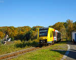 
Der VT 504 (95 80 1648 104-5 D-HEB / 95 80 1648 604-4 D-HEB) ein Alstom Coradia LINT 41 der neuen Generation / neue Kopfform der HLB (Hessische Landesbahn GmbH) fährt am 14.05.2017, als RB 96  Hellertalbahn  (Dillenburg - Haiger - Neunkirchen - Herdorf - Betzdorf), erreicht den Hp Niederdresselndorf.