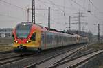 HLB Stadler Flirt 429 044 und 429 xxx am 12.01.19 in Bad Vilbel Bhf vom Bahnsteig aus fotografiert