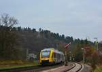 Ein LINT der HLB verlässt als RB nach Limburg den Bahnhof Kerkerbach.