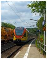 Der 5-teilige Flirt 429 046 / 429 546 der HLB (Hessischen Landesbahn) durchfährt als RE 99 Main-Sieg-Express (Siegen-Gießen-Frankfurt am Main) am 13.07.2013 den Haltepunkt Katzenfurt
