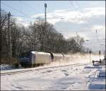 145 CL-009 bringt einen Kesselzug nach Duisburg.