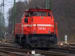 DE94 der HKG, eine Mak DE 1002 fhrt am 03.04.2013 als Lz durch Gremberg.