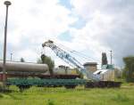 Schienenkran der ehemaligen KEG 9802 steht in Trglitz und im Hintergrund 5061.20 der Arco Transportation GmbH 18.05.2009