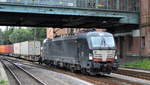 MRCE Vectron   X4 E - 852  [NVR-Nummer: 91 80 6193 852-1 D-DISPO], aktueller Mieter unbekannt, mit Containerzug Richtung Hamburger Hafen am 10.07.19 Bahnhof Hamburg-Harburg.