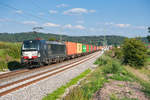 193 866 MRCE/boxxpress mit einem Containerzug bei Mitteldachstetten Richtung Würzburg, 31.08.2019