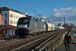 MRCE/Dispolok Siemens Taurus ES64 U2-028 (182 528-0) mit GATX Kohlewagen in Rüdesheim am 09.01.21