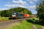 193 866 MRCE mit einem Containerzug bei Postbauer-Heng Richtung Nürnberg, 06.07.2020