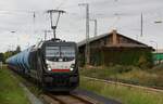 187 101 | D-DISPO | Wagenmeister auf seiner Runde | Bf Anklam [WAK] Gleis 3 | Aufnahme vom Bahnsteig an 1 aus | September 2022