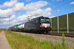 MRCE/Dispolok Siemens Vectron X4 E-660 (193 660-8) mit Containerzug inAuggen (Baden Württemberg) am 13.07.23 