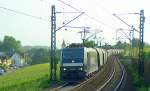 RAIL4CHEM 185 563-4 mit einem Gterzug Richtung Wiesbaden, am 28.05.2009 in Hattenheim.