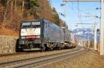 MRCE Dispolok 189 997 vor einem Güterzug bei Kufstein am 08.02.14.