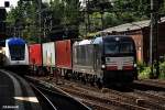 SIEMENS-VECTRON X4E-870 zog einen containerzug am 08.07.14 durch hh-harburg 