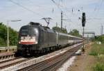 MRCE ES 64 U2-067 mit EC 7 (Hamburg-Altona–Kln Hbf–Chur) am 09.05.2011 in Orschweier