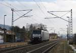 ES 64 F4-844 von MRCE durchfhrt am 15.Februar 2015 Lz den Bahnhof Gundelsdorf in Richtung Saalfeld.