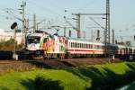 MRCE ES64 U2-021 / 182 521-5 im neuen Farbkleid mit IC 2571 von Münster nach Stuttgart hier in Düsseldorf am 27.09.2015