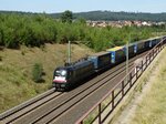 MRCE/Dispolok Siemens Taurus ES 64 U2-027 (182 527) mit LKW Walter KLV am 18.08.16 bei Neuhof (Kreis Fulda) auf der KBS615