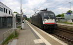 182 565-2 von MRCE kommt als Lokzug aus Krefeld-Hbf nach Aachen-West und kommt aus Richtung Mönchengladbach-Hbf,Rheydt-Hbf,Wickrath,Beckrath,Herrath und fährt durch Erkelenz in Richtung