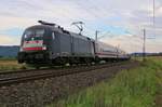 182 507 (ES 64 U2-007) mit IC aus Richtung Bad Hersfeld kommend.