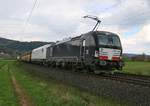 193 855 mit 223 157-9 und geschlossenen ARS-Autotransportwagen am Haken in Fahrtrichtung Süden.