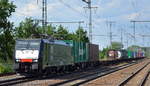 Wahrscheinlich DB Cargo Leistung? mit MRCE Dispo  ES 64 F4-805  [NVR-Nummer: 91 80 6189 805-5 D-DISPO] und Containerzug am 21.06.19 Bahnhof Golm bei Potsdam.