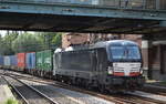 MRCE  Vectron  X4 E - 616  [NVR-Nummer: 91 80 6193 616-0 D-DISPO], ob immer noch in DB Diensten unbekannt?, mit Containerzug Richtung Hamburger Hafen am 06.08.19 Bahnhof Hamburg Harburg.