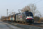 16. Februar 2017, Die MRCE-Lok ES 64 U2-010 befördert bei Küps einen Güterzug in Richtung Saalfeld.