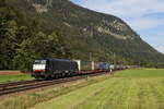 189 931 war am 10. September 2020 mit einem  KLV  bei Niederaudorf im Inntal in Richtung Brenner unterwegs.