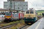 MRCE 193 640  Connected by Rail  mit KLV & rechts RP 218 488-5 in W�rzburg Hbf, August 2021.