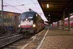 ES 64 U2-026 mit einem RB40-Ersatzzug nach Ankunft in Hagen Hbf (11.01.2022)