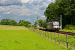 193 673 MRCE mit einem leeren Autotransportzug bei Großkarolinenfeld Richtung Rosenheim, 23.07.2020