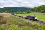 189 101 MRCE mit einem Containerzug bei Harrbach Richtung Würzburg, 07.10.2021