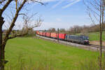 193 602 MRCE/WLC mit einem Containerzug bei Postbauer-Heng Richtung Regensburg, 14.04.2022