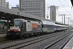 MRCE 182 534 mit HKX 1803 und Dosto Railpool und NOB Garnitur in Essen Hbf, Dezember 2012.