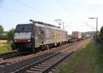 Noch ein Bild aus besseren Zeiten der 189 115 (ES 64 F4-115) als sie am 07.07.2013 einen KLV-Zug in Richtung Norden bespannte. Aufgenommen in Ludwigsau-Friedlos.