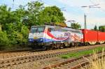 Bunte Abwechslung brachte 189 212-4 (MRCE, vermietet an ERS Railways) am 17.06.2015 kurz nach Müllheim (Baden).
