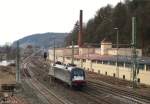 ES 64 U2-065 von MRCE durchfuhr am 07.Mrz 2015 den Bahnhof Kronach in Richtung Saalfeld.