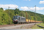 Mit einem Aushubzug aus der Baustelle Stuttgart 21 ist hier MRCE Vectron X4 E - 859 am 17. August 2016 bei Schlüchtern-Vollmerz auf der KBS 801 nach Nordhausen unterwegs.