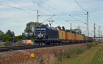 185 547, welche von Metrans für den innerdeutschen Verkehr angemietet wurde, rollte am 29.09.16 mit einem kurzen Containerzug durch Gräfenhainichen Richtung Bitterfeld.