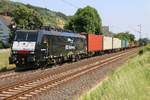 189 201 (ES 64 F4-201) mit Containerzug in Fahrtrichtung Bonn. Aufgenommen in Leutesdorf am 17.07.2015.