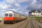 NVAG T3 erreicht mit zwei Kurswagen den Bahnhof Dagebll Mole, 26.07.1984.