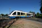 Ostseelandverkehr mit Triebwagen 703 kommt als Sonderzug von Zarrentin zurck nach Hagenow Stadt gefahren. Hier am berweg Knigstrasse. 29.04.2007