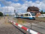 In Gro Brtz kreuzen die Triebwagen vom Ostseelandverkehr hier 702 und 704.