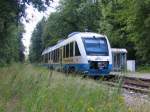 In Gadebusch steht Ostseelandverkehr mit Triebwagen 702 zur Abfahrt nach Parchim bereit.13.06.2008