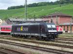 Br.185 563-4 von  Rail4Chem  im Gterbereich des Bahnhofes Wrzburg Hbf. Aufgenommen am 2.August 2007 in Wrzburg.