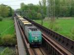 R4C 185 532-9 mit ihrem VOS-Gterzug auf der Siegbrcke in Friedrich-Wilhelmshtte. 16.04.09