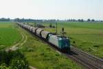 185 533 mit einem Getreidezug am 04.06.2011 unterwegs bei Stephansposching.