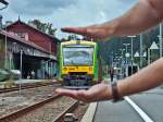 Der Tf hat sein Fahrzeug voll im Griff! RB von Bayerisch Eisenstein nach Plattling, am 18.07.2010.