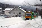 VT 26 der Regentalbahn bei der Einfahrt in den Endbahnhof Bodenmais. 02.2005