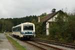 VT08 der Regentalbahn befuhr im Rahmen einer Fotosonderfahrt am 27.09.2014 die Strecke von Viechtach nach Gotteszell. Aufgenommen in Teisnach.